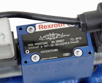 Rexroth R900973373 4 WRKE 10 E 50 L - 33/6 Z.B. 24K31/A1D3M 4 WRKE 10 E 50 L - 3 X/6 Z.B. 24K31/A1D3M