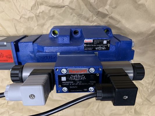 Rexroth R900705775 4 WRKE 25 W 8 - 350 L - 33/6 Z.B. 24K31/A5D3M 4 WRKE 25 W 8 - 350 L - 3 X/6 Z.B. 24K31/A5D3M Proportional Directional Valve