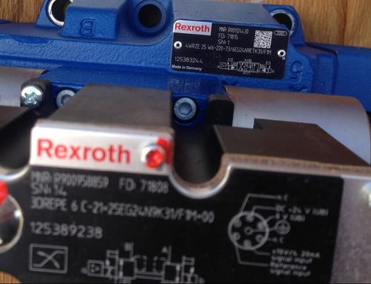 Rexroth R901124430 4 WRZE 25 W 6 - 220 - 73/6 Z.B. 24N9ETK31/F1M 4 WRZE 25 W 6 - 220 - 7 X/6 Z.B. 24N9ETK31/F1M Proportional Valve