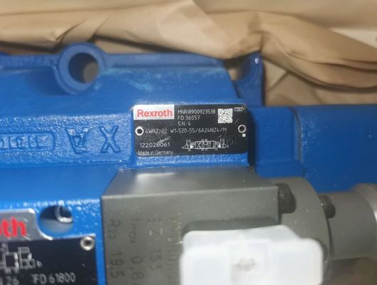 Richtungsventil R900923538 4WRZ32W1-520-55/6AG24NZ4/M 4WRZ32W1-520-5X/6AG24NZ4/M Proportional